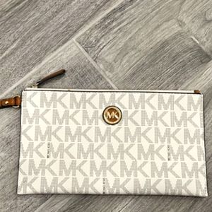 Michael Kors Bedford Signature Large Wristlet Cream and Acorn with Gold Zipper